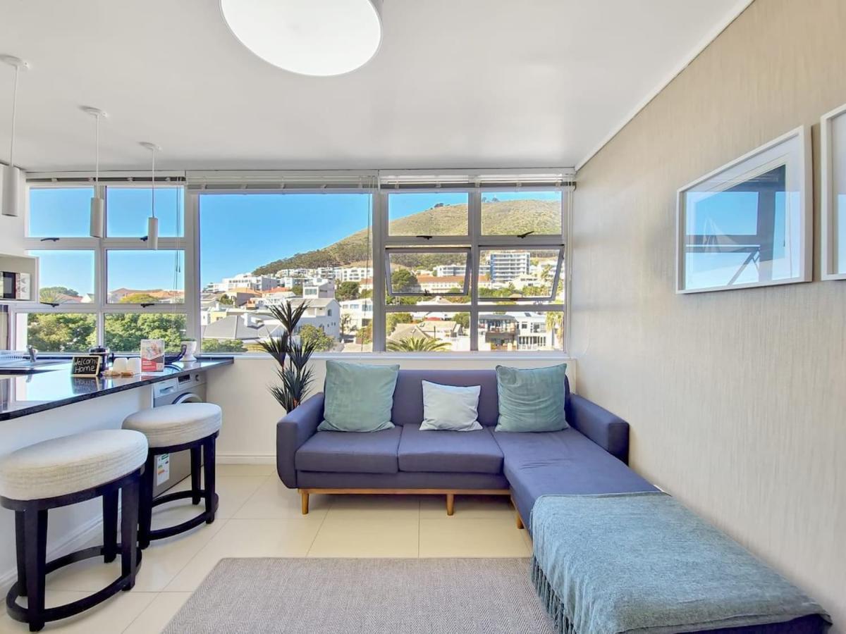 Secure Sea Point With Mountain Views Appartement *