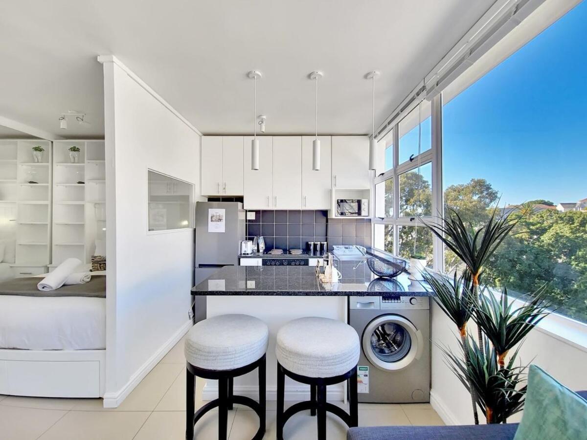 Secure Sea Point With Mountain Views